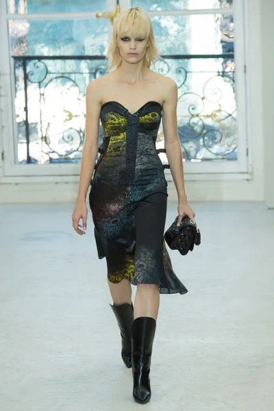 Look 27
